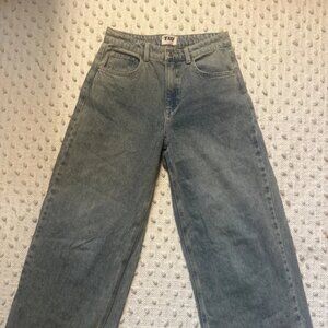 straight, oversize jeans